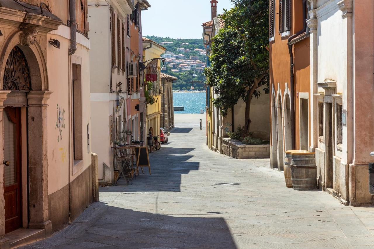 Sunny Old Town Apartment Koper Exterior photo